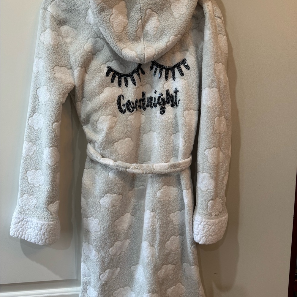 Cozy Cloud Patterned Robe - Picture 4 of 4